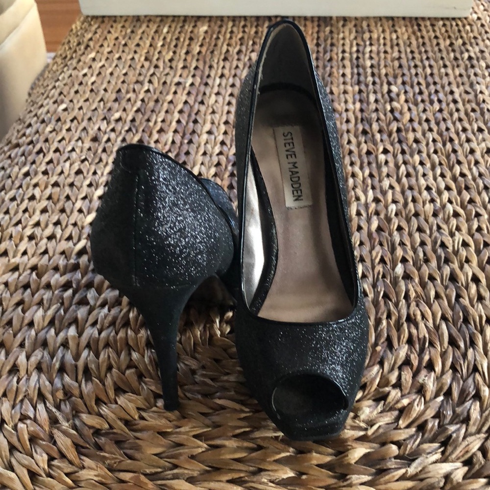 Steve Madden black glitter pumps size 6.5